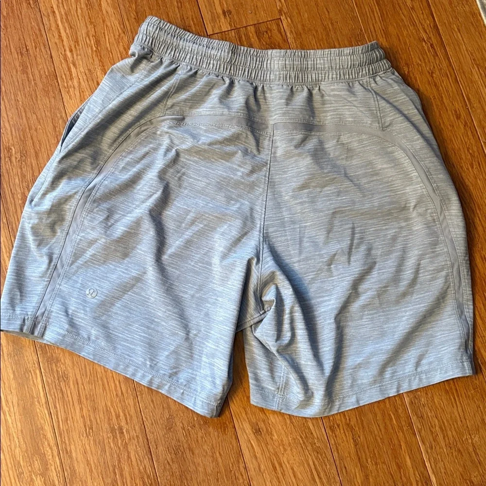 Lululemon Light gray Men's Performance Shorts - size small - elastic waist